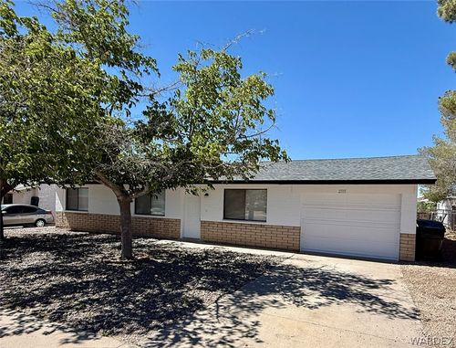 2715 Lillie Avenue, Kingman, AZ, 86401 | Card Image
