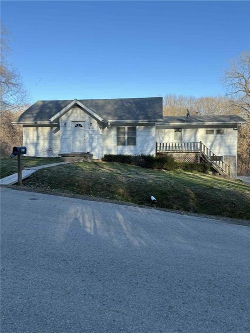 3415 N 2nd St, Saint Joseph, MO, 64505-3009 | Card Image
