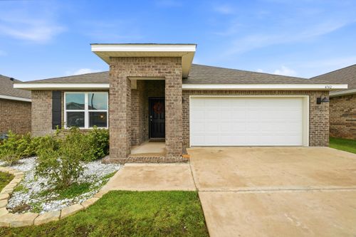 4742 Airmen Dr, Crestview, FL, 32539-8418 | Card Image