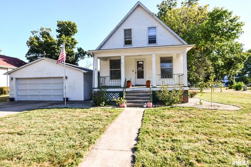 210 W 4th St, Morrisonville, IL, 62546-6845 | Card Image