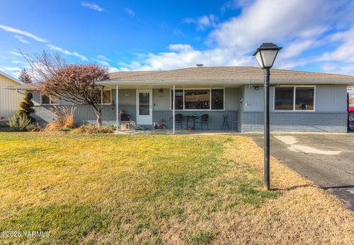 408 S 47th Ave, Yakima, WA, 98908-3236 | Card Image