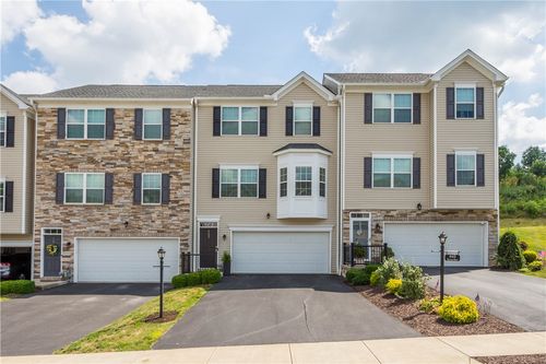 662 Freedom Dr, Carnegie, PA, 15106-5504 | Card Image