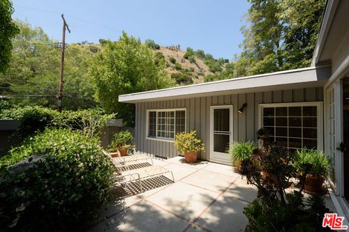1833 Courtney Ave, Los Angeles, CA, 90046-2104 | Card Image