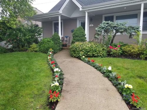 house-207 Jefferson Ave, Island Park, NY, 11558-1825 | Card Image