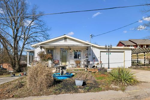802 Water St., Livingston, TN, 38570 | Card Image