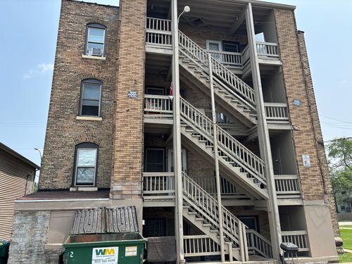 apt-3s-209 N Center St, Joliet, IL, 60435-7175 | Card Image