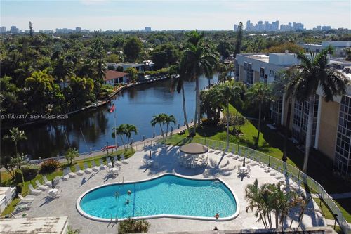 216-3040 Ne 16th Ave, Oakland Park, FL, 33334-5207 | Card Image