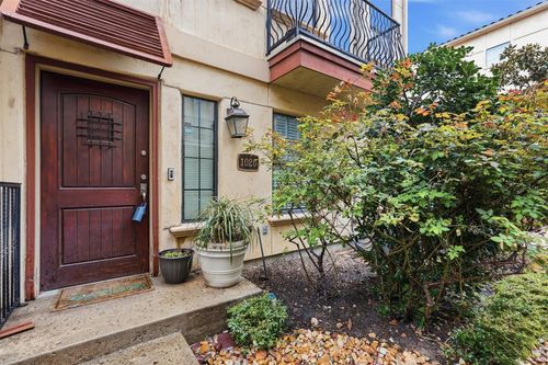 1020 Pavillion St, Dallas, TX, 75204-5500 | Card Image