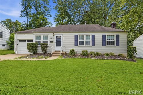 1134 Roxton Dr, Saint Louis, MO, 63137-2112 | Card Image