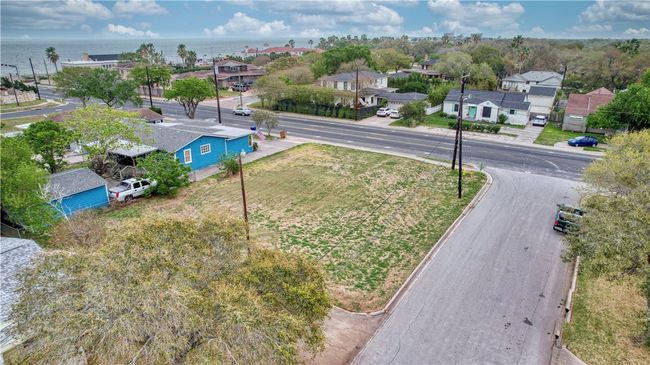 208 Doddridge St, Home with 0 bedrooms, 0 bathrooms and null parking in Corpus Christi TX | Image 4