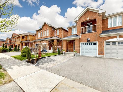 325 Isaac Murray Ave, Maple, ON, L6A4P2 | Card Image