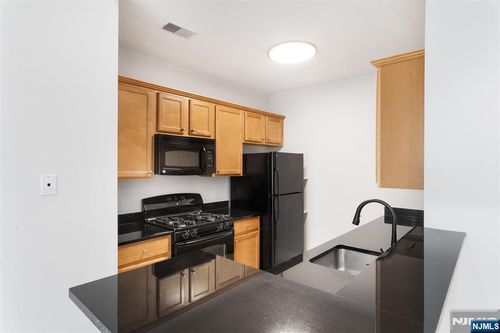 1100 Sterling Dr, Franklin Lakes, NJ, 07417-1932 | Card Image