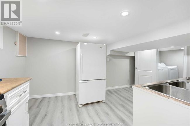1061 Highland Ave, House other with 4 bedrooms, 3 bathrooms and null parking in Windsor ON | Image 37