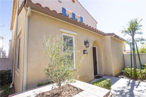 20062 Pienza Ln, Porter Ranch, CA, 91326-4082 | Card Image