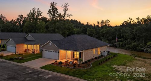 255 Eagles Lndg, Morganton, NC, 28655-5845 | Card Image