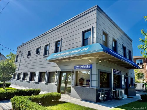 8601 Range Street, New York, NY, 11427 | Card Image