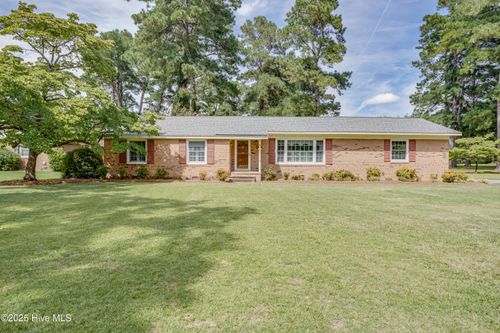 124 Cedar Cir, Washington, NC, 27889-9506 | Card Image