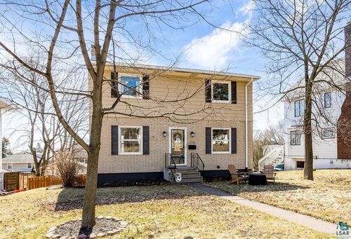 2928 E Superior St, Duluth, MN, 55812-2346 | Card Image