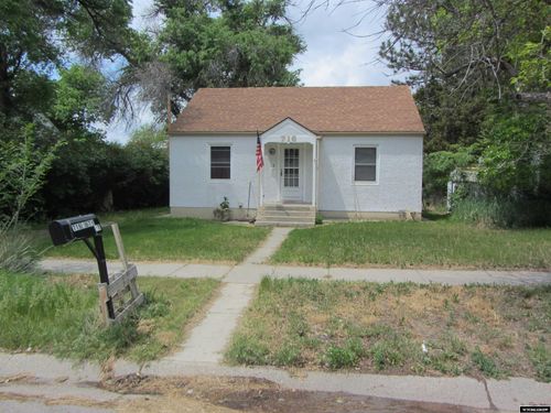 716 S 6th St, Douglas, WY, 82633-2641 | Card Image