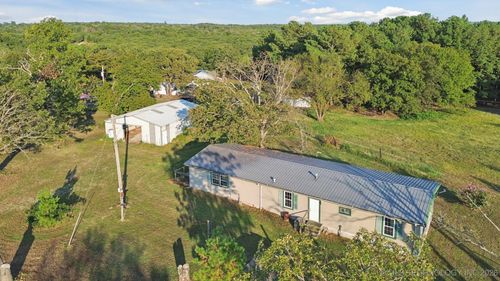 9275 Hedge Rd, Henryetta, OK, 74437-6865 | Card Image