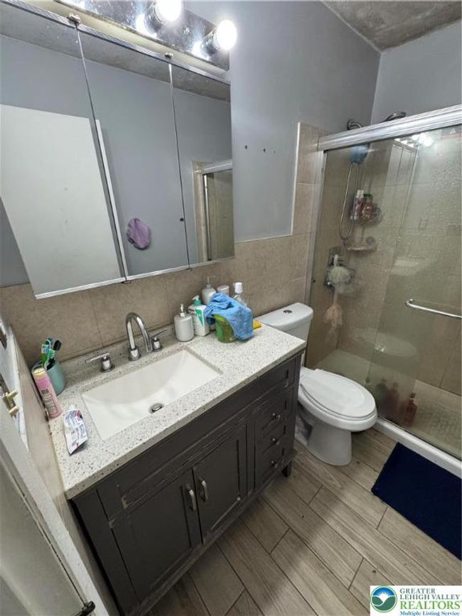 215 W Lehigh St, Townhouse with 3 bedrooms, 3 bathrooms and null parking in Bethlehem PA | Image 22