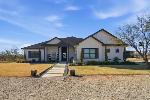 136 Mistletoe Rdg, Lawn, TX, 79530-4402 | Card Image