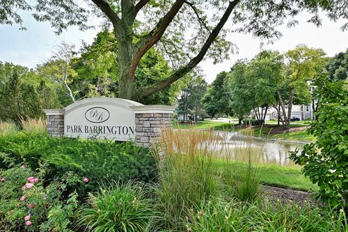 452 Park Barrington Dr, Barrington, IL, 60010-5288 | Card Image
