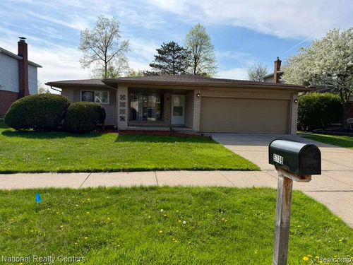 5739 Willow Creek Dr, Canton, MI, 48187-3332 | Card Image