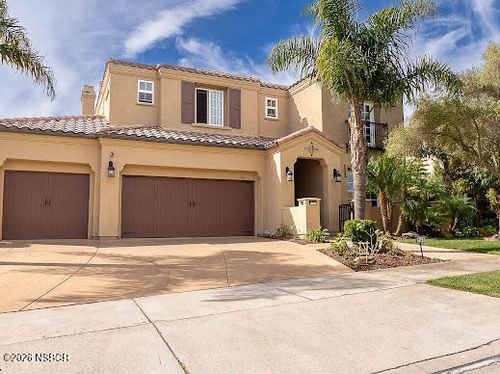 549 Palomar Cir, Lompoc, CA, 93436-1949 | Card Image