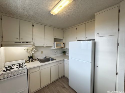 102-2024 Waiola Street, Honolulu, HI, 96826 | Card Image