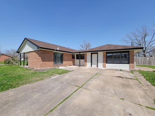 133 S Yaupon St, Lake Jackson, TX, 77566-5637 | Card Image