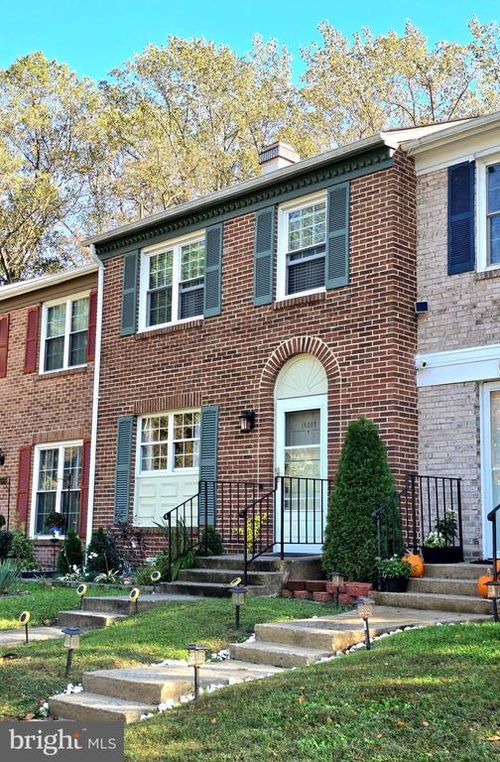 15305 Blacksmith Ter, WOODBRIDGE, VA, 22191-3827 | Card Image