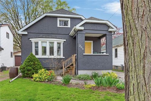 206 York St, St. Catharines, ON, L2R6G4 | Card Image