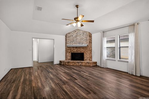 16822 Summer Creek Dr, San Antonio, TX, 78248-1421 | Card Image