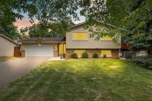 9700 64th Ave N, Maple Grove, MN, 55369-6235 | Card Image