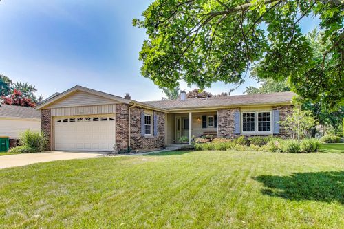 709 Carriageway Dr, Buffalo Grove, IL, 60089-4109 | Card Image