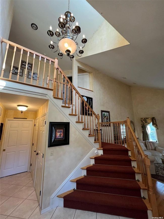 13 Frontier Trail, House other with 5 bedrooms, 2 bathrooms and null parking in Manorville NY | Image 5