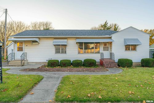 109 N 3rd St, Hartsburg, IL, 62643-6062 | Card Image