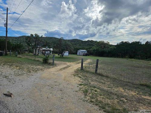 1212 Spring Rd, Pipe Creek, TX, 78063-5145 | Card Image