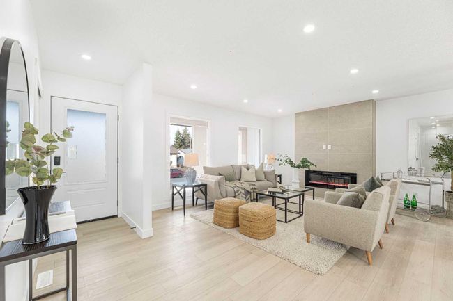 471 Cedarpark Dr Sw, House other with 5 bedrooms, 3 bathrooms and 1 parking in Calgary AB | Image 8