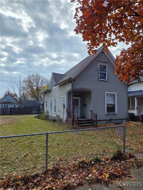 13 3rd Ave, North Tonawanda, NY, 14120-6627 | Card Image