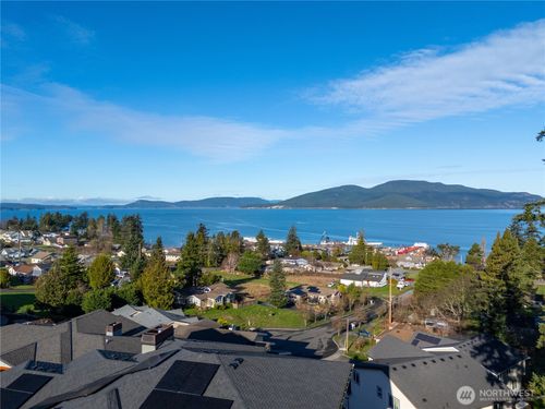 2712 17th St, Anacortes, WA, 98221-1330 | Card Image