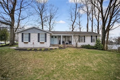 2053 Ironwood Cir Ne, Massillon, OH, 44646-4818 | Card Image