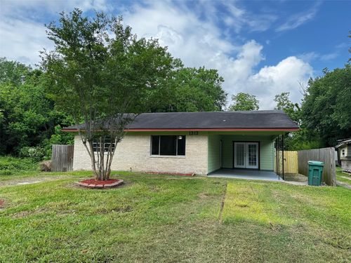 1313 2nd St, Orange, TX, 77630-4011 | Card Image