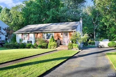 43 Hazelhurst Avenue, Home with 3 bedrooms, 2 bathrooms and null parking in Glen Rock NJ | Image 2