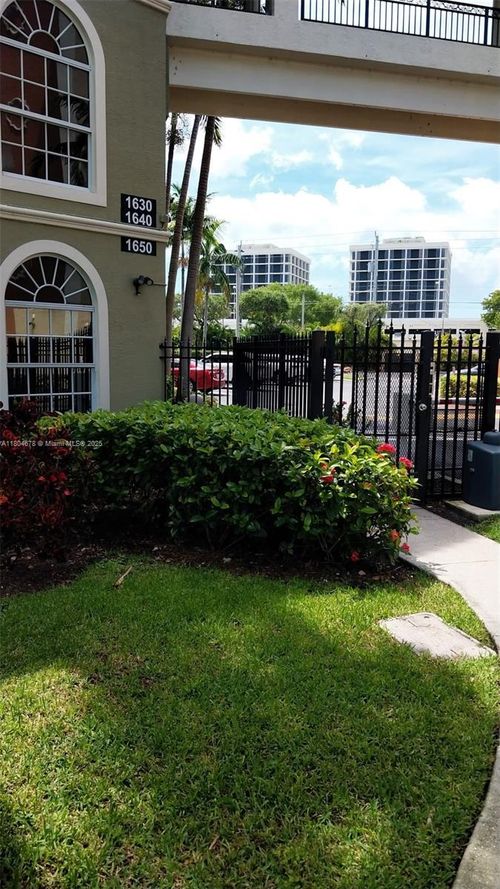 apt-103-1640 Presidential Way, West Palm Beach, FL, 33401-1844 | Card Image