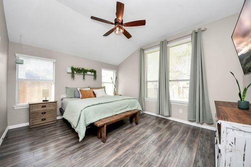 2308 Perkins Crossing Dr, Conroe, TX, 77304-6812 | Card Image