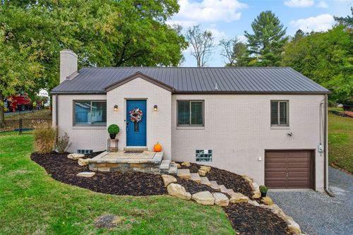 9280 Woodcrest Rd, Pittsburgh, PA, 15237-4245 | Card Image