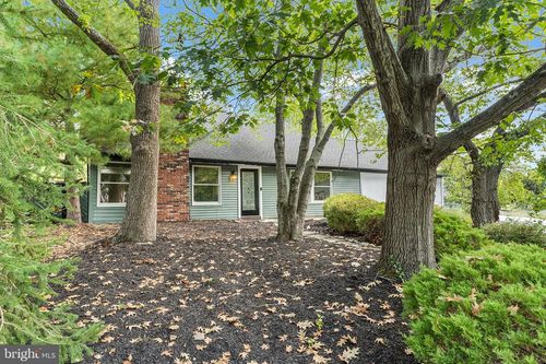 18 Holmes Ln, Evesham, NJ, 08053-1912 | Card Image