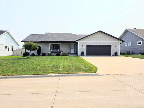 1307 Providence Place Se, Orange City, IA, 51041 | Card Image